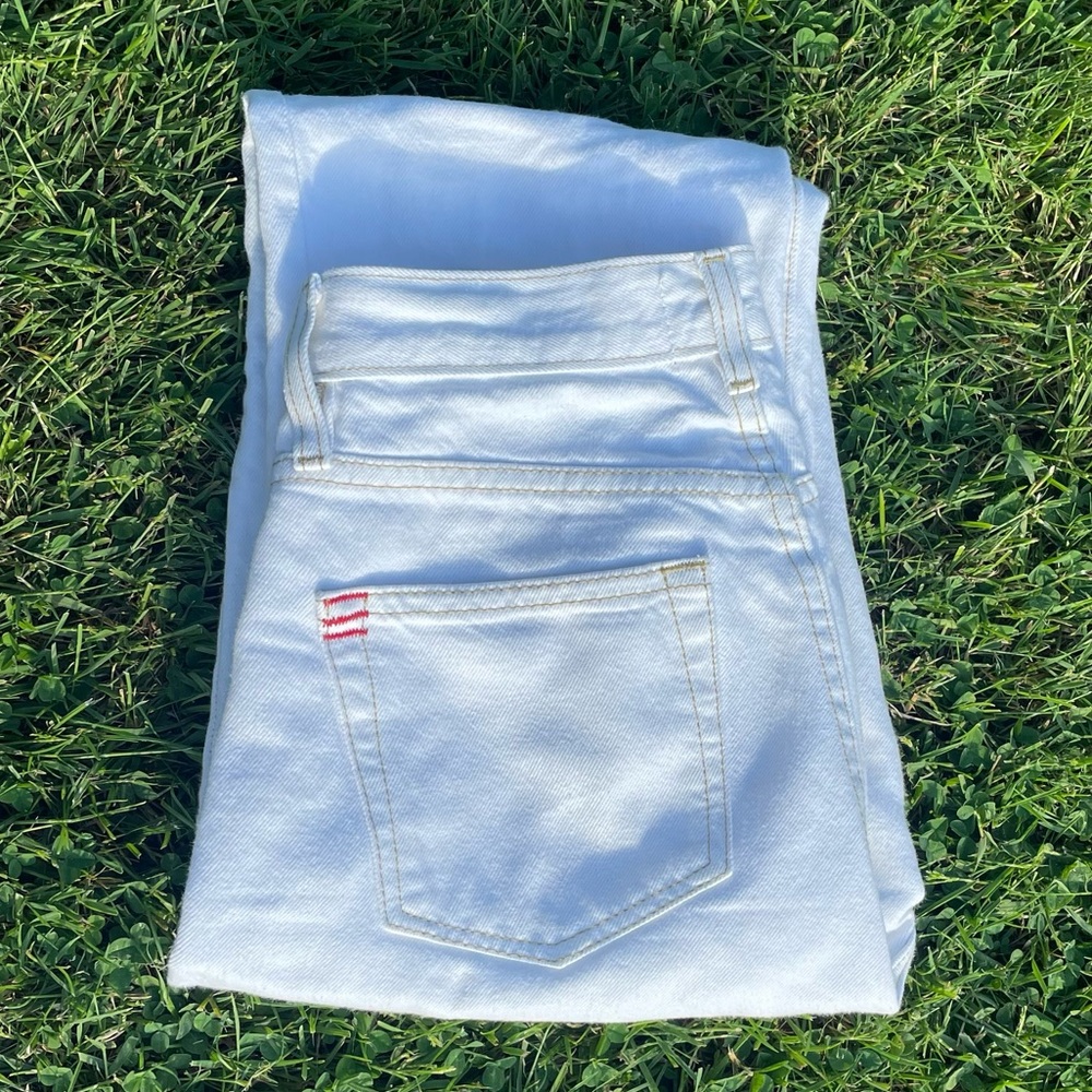 White Cowboy BDG Jeans~Perfect Summer White Jeans, Like New💖 - Picture 5 of 5